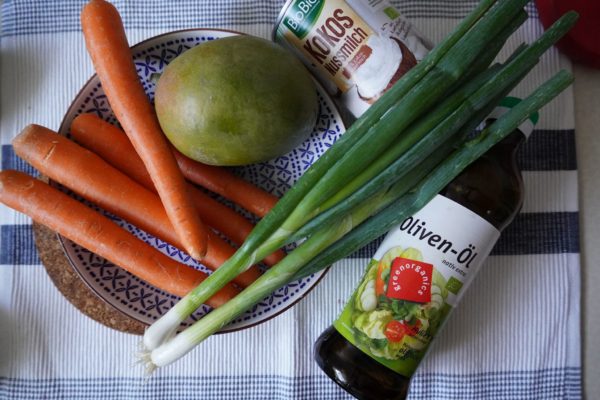Vegane Möhren-Mango-Suppe - nur 5 Zutaten - Surf Fitness Online